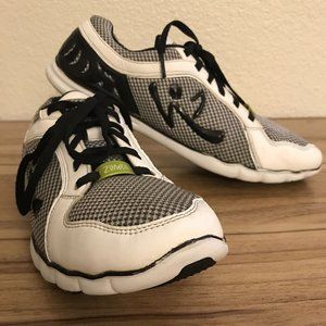 Best 25+ Deals for Zumba Sneakers | Poshmark